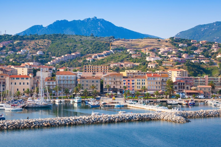 Croisières à la voile en Corse, les plus beaux ports à découvrir