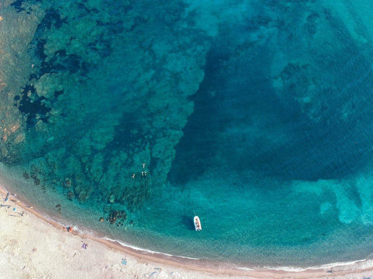 Annexe de bateau : comment bien choisir son modèle et son moteur en Corse ?